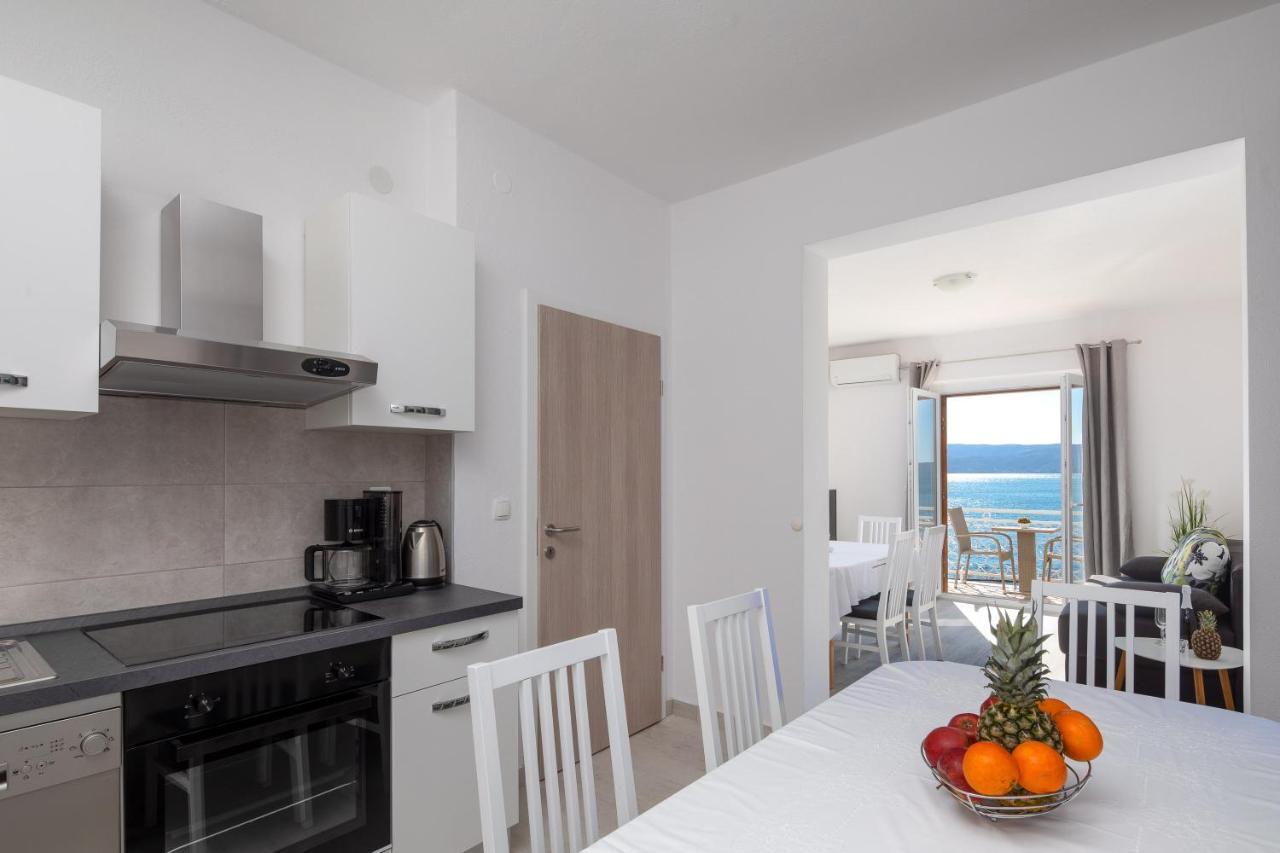 Apartments 20 Meters From The Beach Jesenice  Kültér fotó